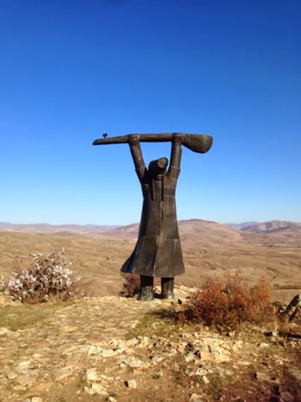 Temsilî: Pir Sultan Abdal heykeli
